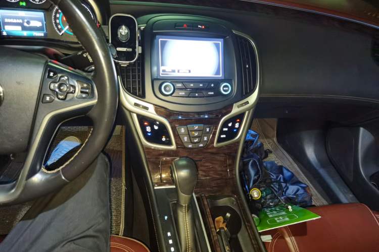 Used Buick LaCrosse 2013 2.4L SIDI Elite Comfort Version Audio And AC Panel
