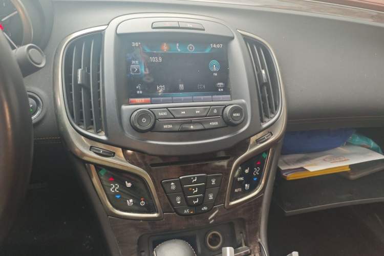 Used Buick LaCrosse 2013 2.4L SIDI Luxury Comfort Edition Audio And AC Panel