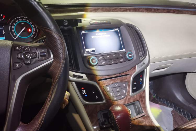 Used Buick LaCrosse 2013 2.4L SIDI Leading Comfort Version Audio And AC Panel