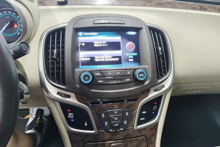 Used Buick LaCrosse 2013 2.4L SIDI Leading Comfort Version Audio And AC Panel