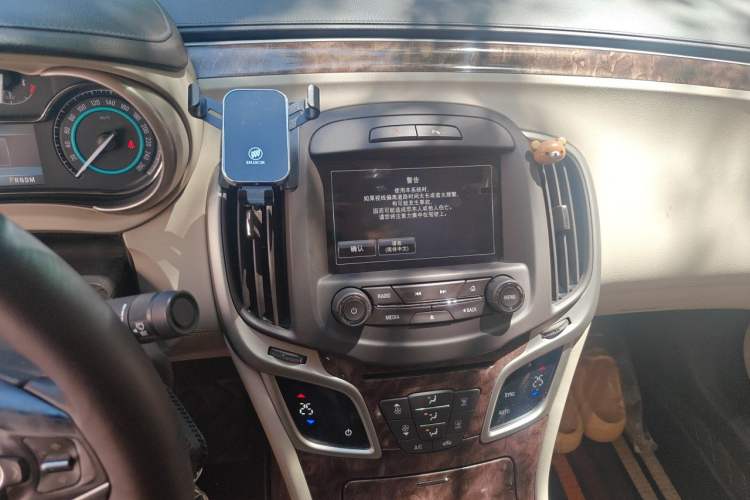 Used Buick LaCrosse 2013 2.4L SIDI Leading Comfort Version Audio And AC Panel