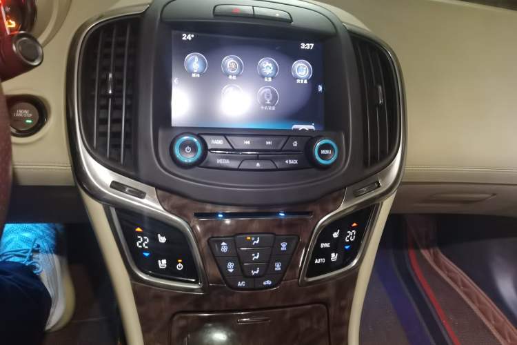 Used Buick LaCrosse 2013 2.4L SIDI Luxury Comfort Edition Audio And AC Panel