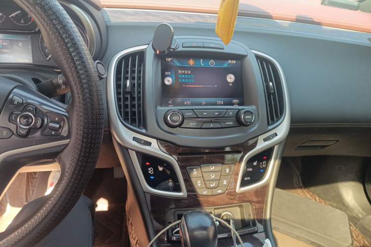Used Buick LaCrosse 2013 2.4L SIDI Elite Comfort Version Audio And AC Panel