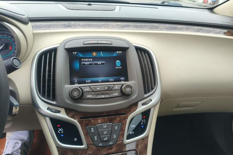 Used Buick LaCrosse 2013 2.4L SIDI Leading Comfort Version Audio And AC Panel