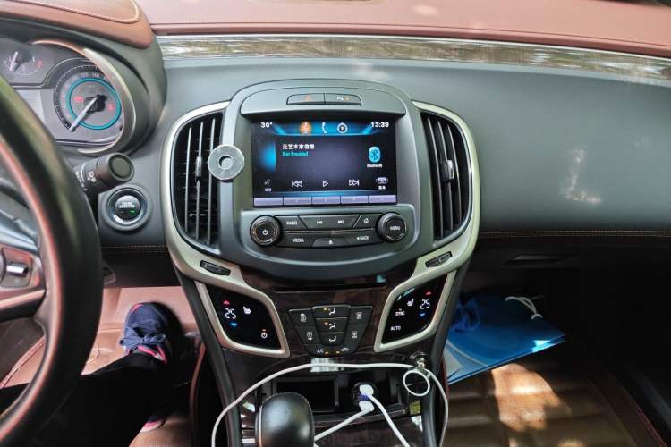 Used Buick LaCrosse 2013 2.4L SIDI Elite Comfort Version Audio And AC Panel