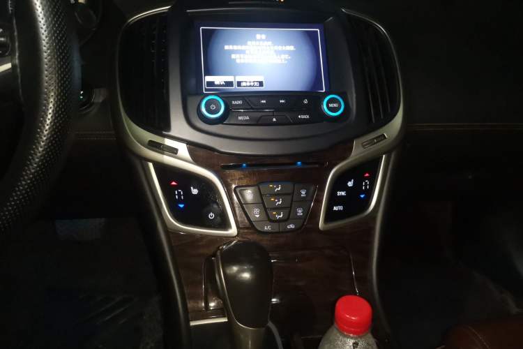 Used Buick LaCrosse 2013 2.4L SIDI Leading Comfort Version Audio And AC Panel