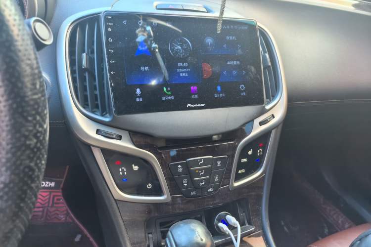 Used Buick LaCrosse 2013 2.4L SIDI Leading Comfort Version Audio And AC Panel
