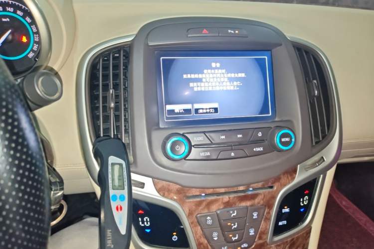 Used Buick LaCrosse 2013 2.4L SIDI Leading Comfort Version Audio And AC Panel