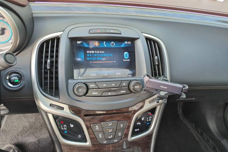 Used Buick LaCrosse 2013 2.4L SIDI Elite Comfort Version Audio And AC Panel