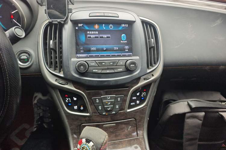 Used Buick LaCrosse 2013 2.4L SIDI Luxury Comfort Edition Audio And AC Panel