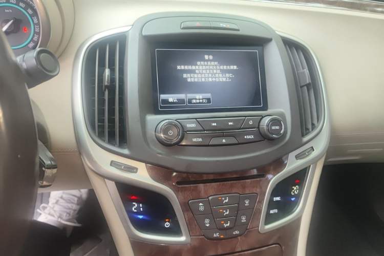 Used Buick LaCrosse 2013 2.4L SIDI Leading Comfort Version Audio And AC Panel