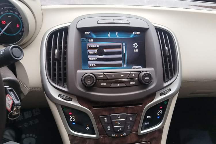 Used Buick LaCrosse 2013 2.4L SIDI Leading Comfort Version Audio And AC Panel