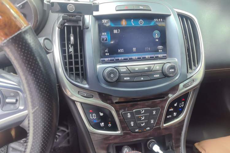 Used Buick LaCrosse 2013 2.4L SIDI Luxury Comfort Edition Audio And AC Panel