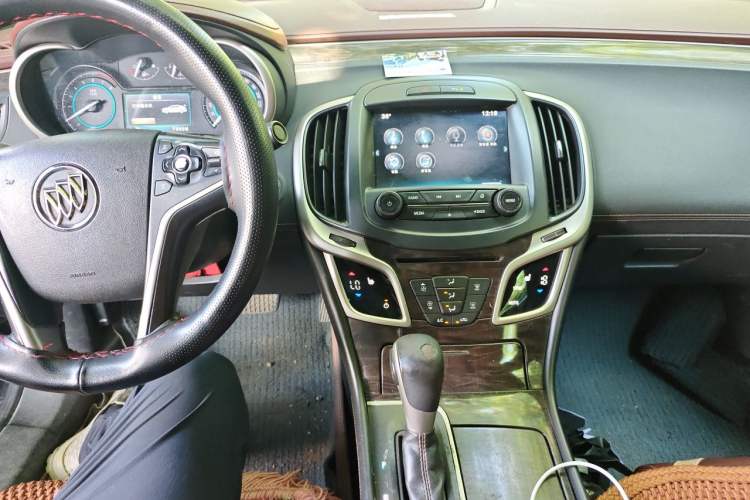 Used Buick LaCrosse 2013 2.0T SIDI Elite Tech Version Audio And AC Panel