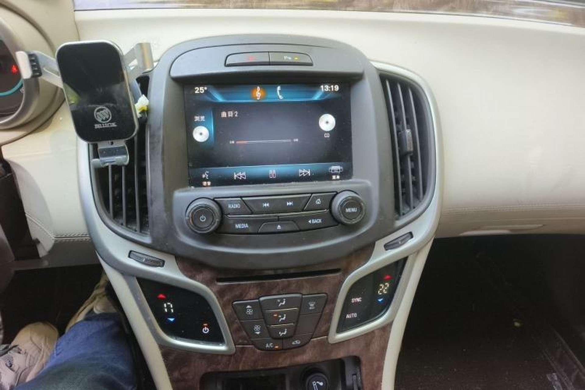Used Buick LaCrosse 2013 2.4L SIDI Leading Comfort Version Audio And AC Panel