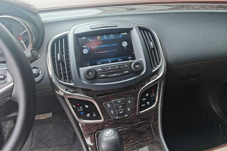 Used Buick LaCrosse 2013 2.4L SIDI Luxury Comfort Edition Audio And AC Panel
