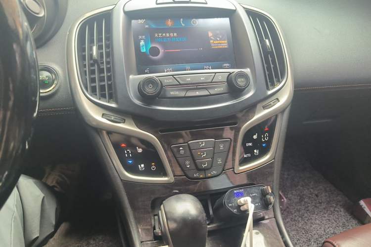 Used Buick LaCrosse 2013 3.0L SIDI V6 Smart Luxury Flagship Model Audio And AC Panel
