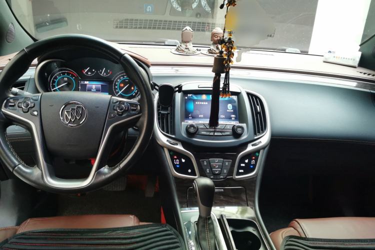 Used Buick LaCrosse 2013 2.4L SIDI Elite Comfort Version Center Console
