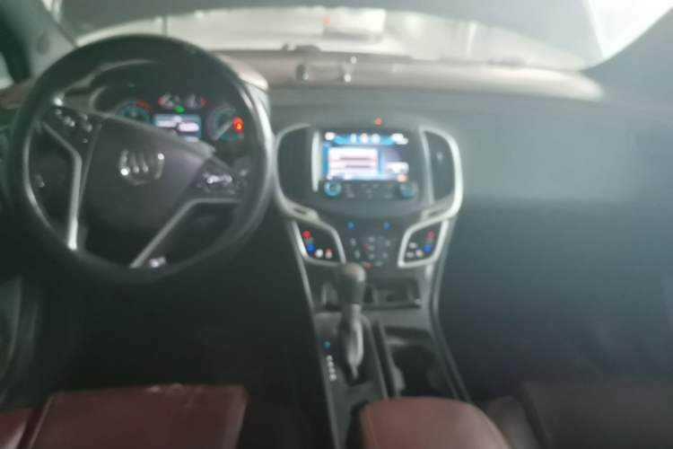 Used Buick LaCrosse 2013 2.4L SIDI Elite Comfort Version Center Console