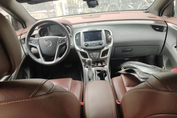 Used Buick LaCrosse 2013 2.4L SIDI Elite Comfort Version Center Console