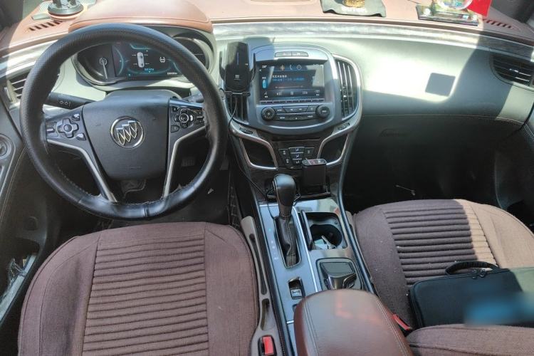 Used Buick LaCrosse 2013 2.4L SIDI Luxury Comfort Edition Center Console