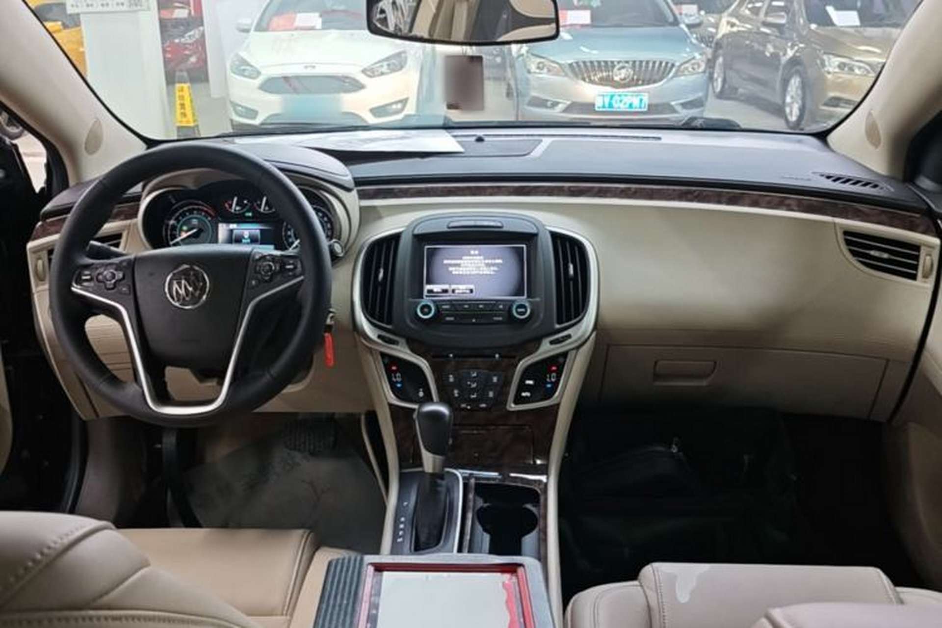 Used Buick LaCrosse 2013 2.4L SIDI Leading Comfort Version Center Console
