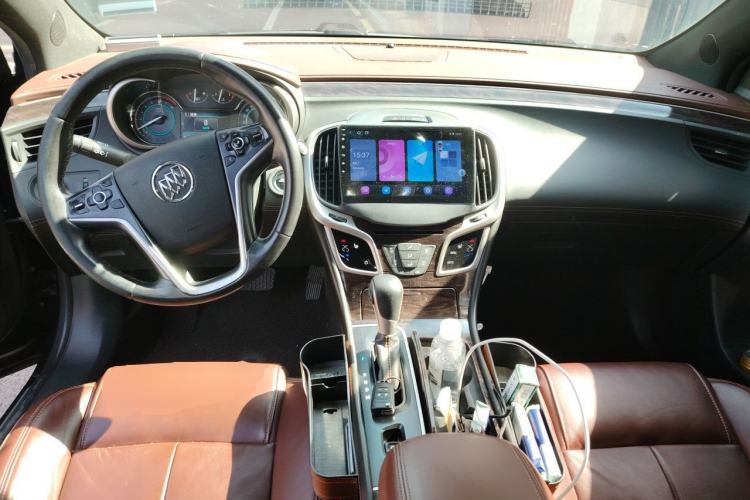 Used Buick LaCrosse 2013 2.4L SIDI Elite Comfort Version Center Console