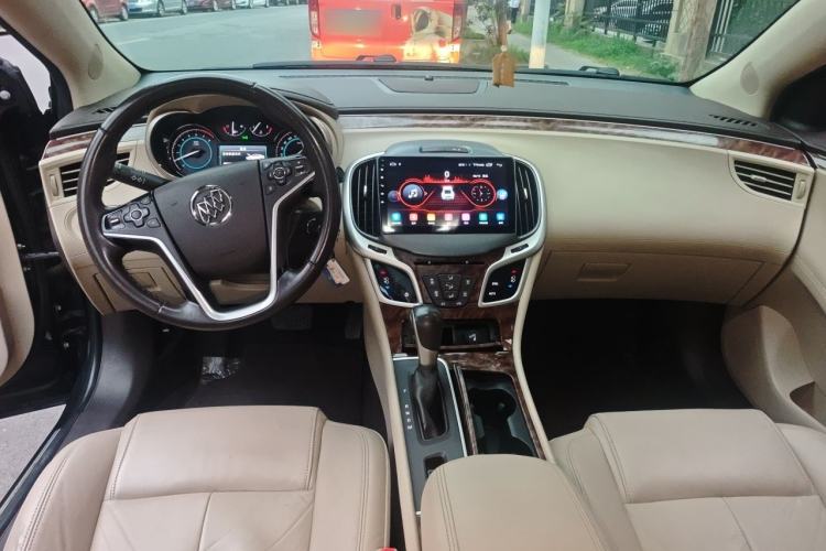 Used Buick LaCrosse 2013 2.4L SIDI Leading Comfort Version Center Console