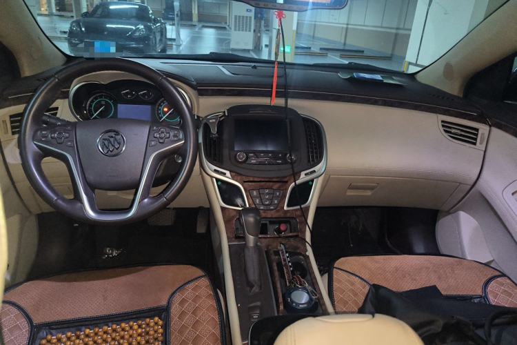 Used Buick LaCrosse 2013 2.4L SIDI Leading Comfort Version Center Console