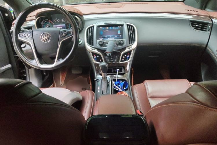 Used Buick LaCrosse 2013 2.4L SIDI Elite Comfort Version Center Console
