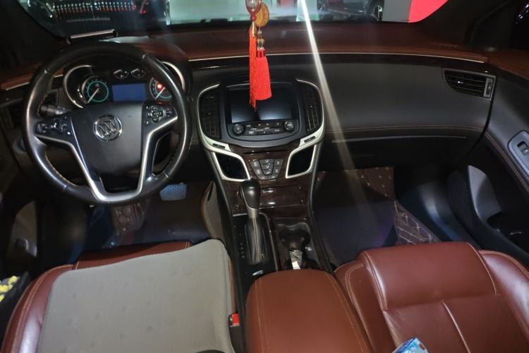 Used Buick LaCrosse 2013 2.4L SIDI Elite Comfort Version Center Console
