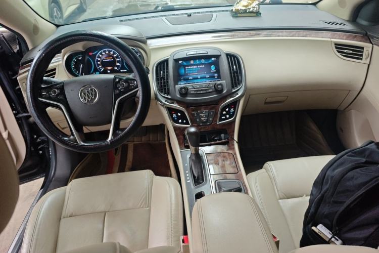 Used Buick LaCrosse 2013 2.4L SIDI Luxury Comfort Edition Center Console