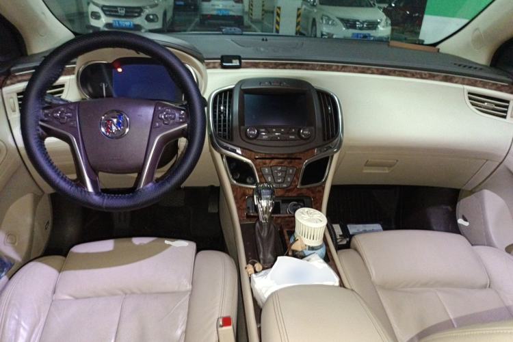 Used Buick LaCrosse 2013 3.0L SIDI V6 Smart Luxury Flagship Model Center Console