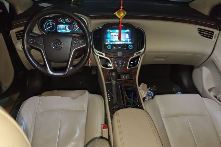 Used Buick LaCrosse 2013 2.4L SIDI Leading Comfort Version Center Console