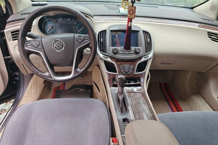 Used Buick LaCrosse 2013 2.4L SIDI Elite Comfort Version Center Console