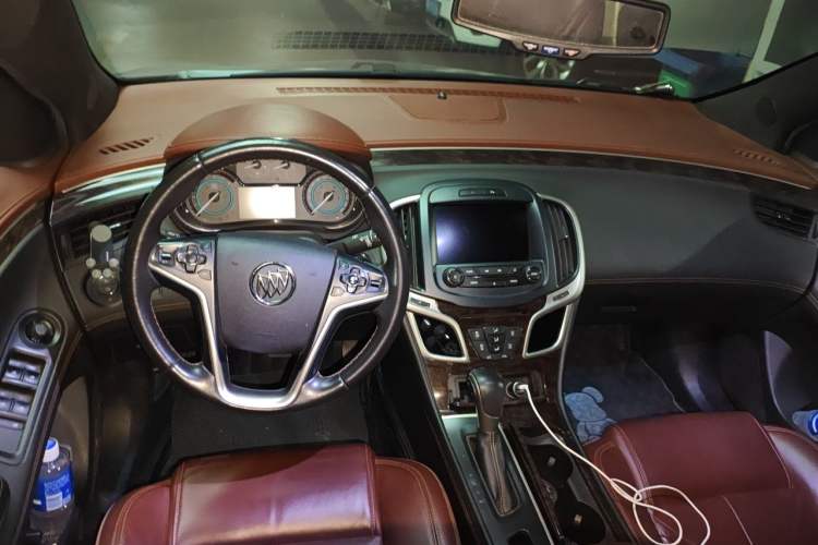 Used Buick LaCrosse 2013 2.0T SIDI Elite Tech Version Center Console