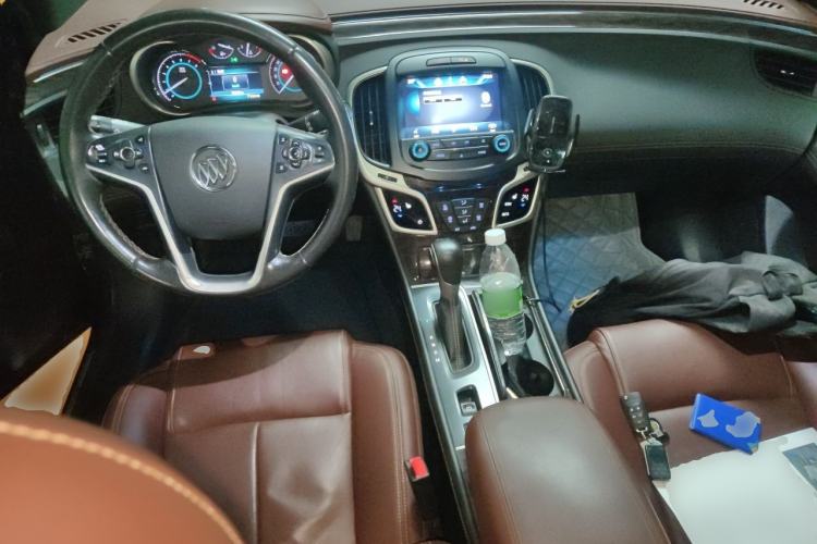Used Buick LaCrosse 2013 2.4L SIDI Elite Comfort Version Center Console