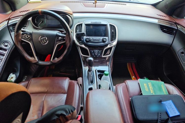 Used Buick LaCrosse 2013 2.4L SIDI Leading Comfort Version Center Console