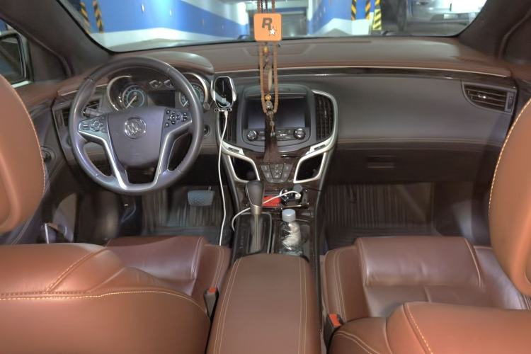 Used Buick LaCrosse 2013 2.0T SIDI Elite Tech Version Center Console
