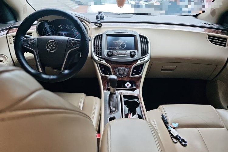 Used Buick LaCrosse 2013 2.4L SIDI Leading Comfort Version Center Console
