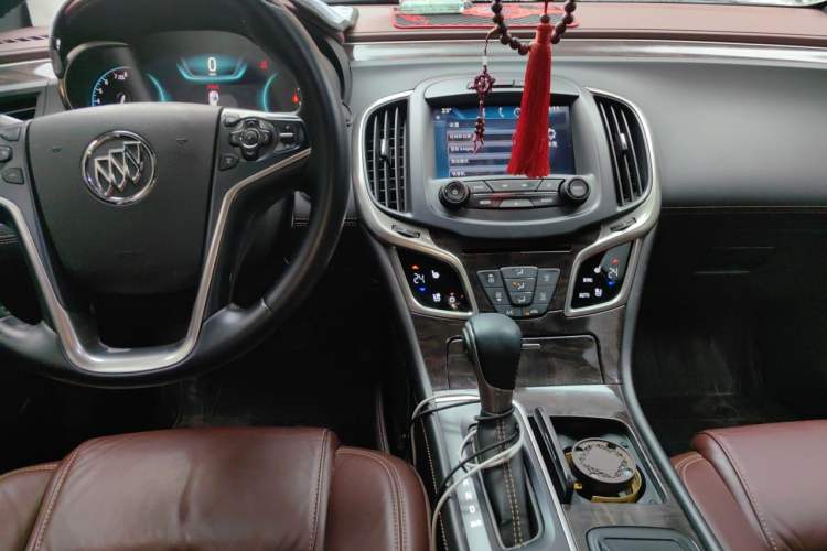 Used Buick LaCrosse 2013 2.0T SIDI Smart Luxury Flagship Edition Center Console