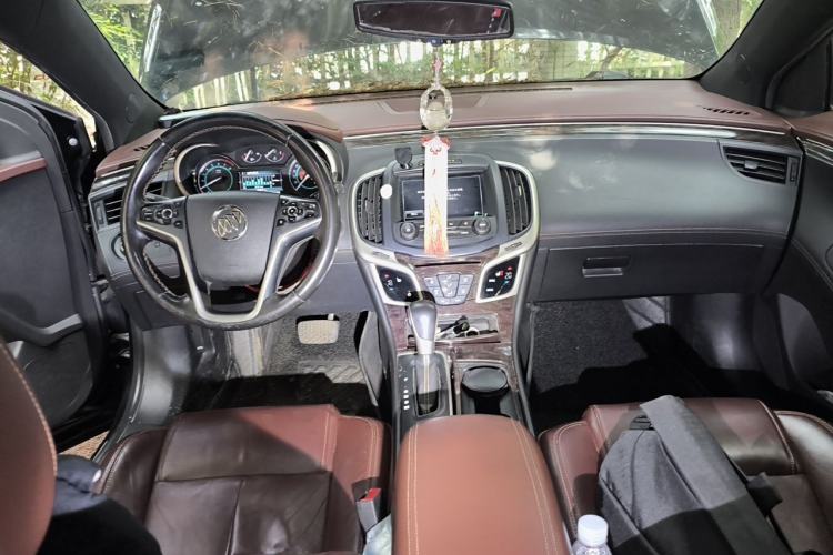 Used Buick LaCrosse 2013 2.4L SIDI Elite Comfort Version Center Console