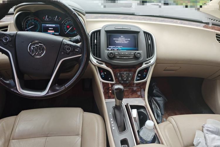 Used Buick LaCrosse 2013 2.4L SIDI Leading Comfort Version Center Console