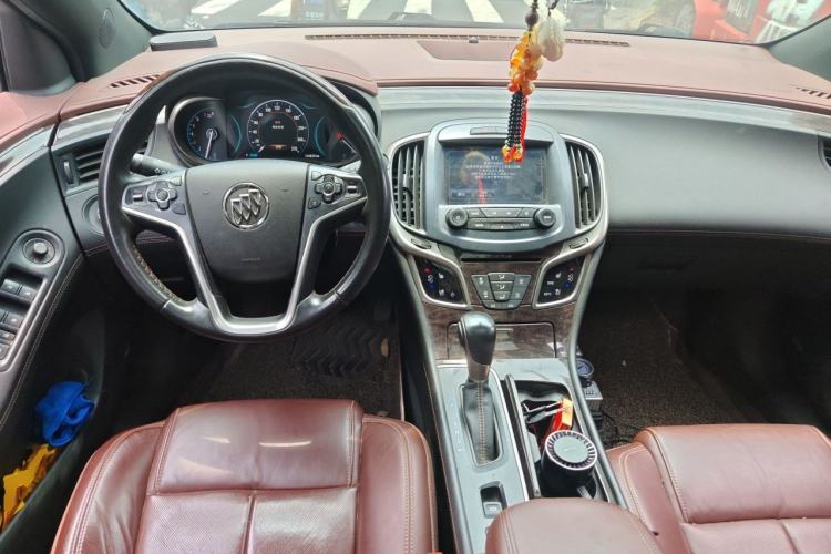 Used Buick LaCrosse 2013 2.4L SIDI Luxury Comfort Edition Center Console