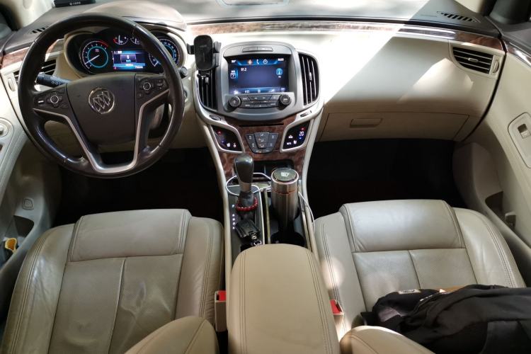 Used Buick LaCrosse 2013 2.4L SIDI Elite Comfort Version Center Console