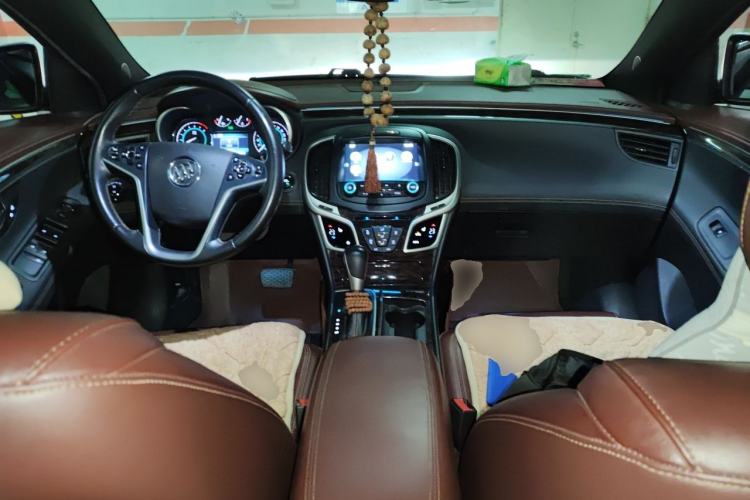 Used Buick LaCrosse 2013 2.4L SIDI Elite Comfort Version Center Console