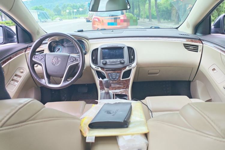 Used Buick LaCrosse 2013 2.4L SIDI Leading Comfort Version Center Console