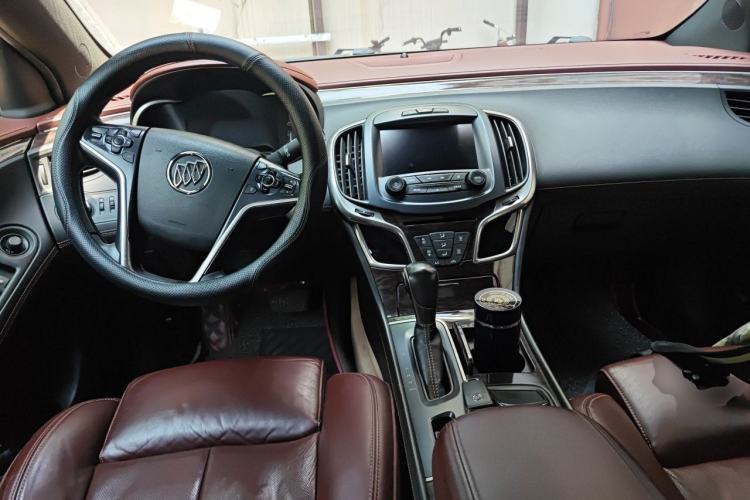 Used Buick LaCrosse 2013 3.0L SIDI V6 Smart Luxury Flagship Model Center Console