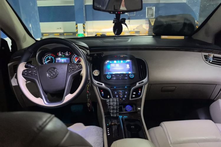 Used Buick LaCrosse 2013 2.0T SIDI Technology Version Center Console