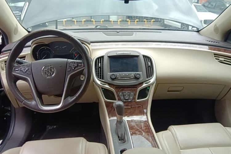 Used Buick LaCrosse 2013 2.4L SIDI Leading Comfort Version Center Console